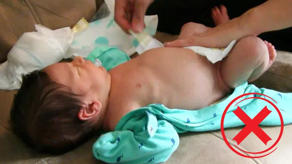 mistakes to avoid while changing baby diaper